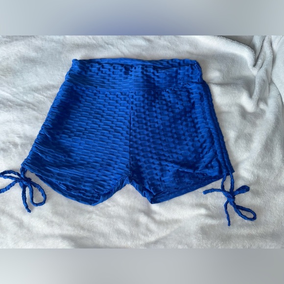Rue21 Vibrant Blue Ribbed Material - Picture 1 of 4